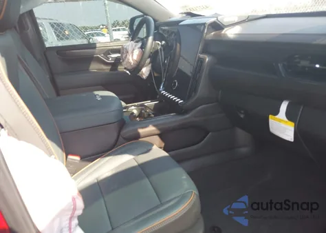 2025 GMC Yukon Xl 4Wd At4 z USA, uszkodzony, nr VIN 1GKS2HRD1SR300284